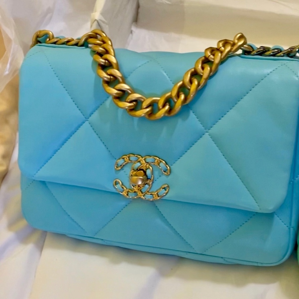 RARE! BRAND NEW NEON BLUE CHANEL 19 BAG GORGEOUS!!